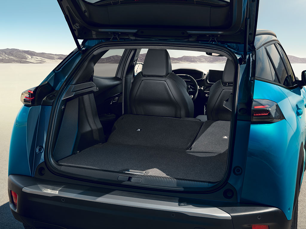New PEUGEOT E-2008 modular double-level boot