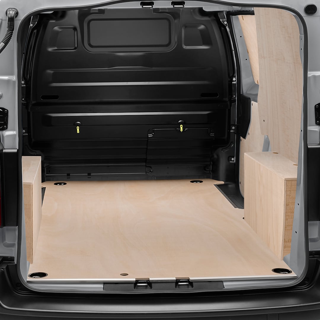 PEUGEOT E-Expert mit Holzausbau im Laderaum