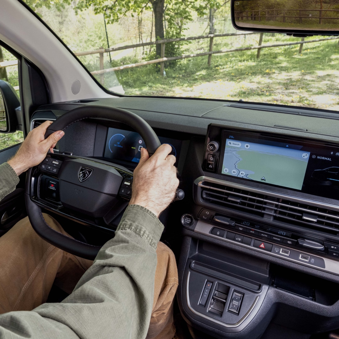 10-Zoll-HD-Zentral-Touchscreen im PEUGEOT E-Expert