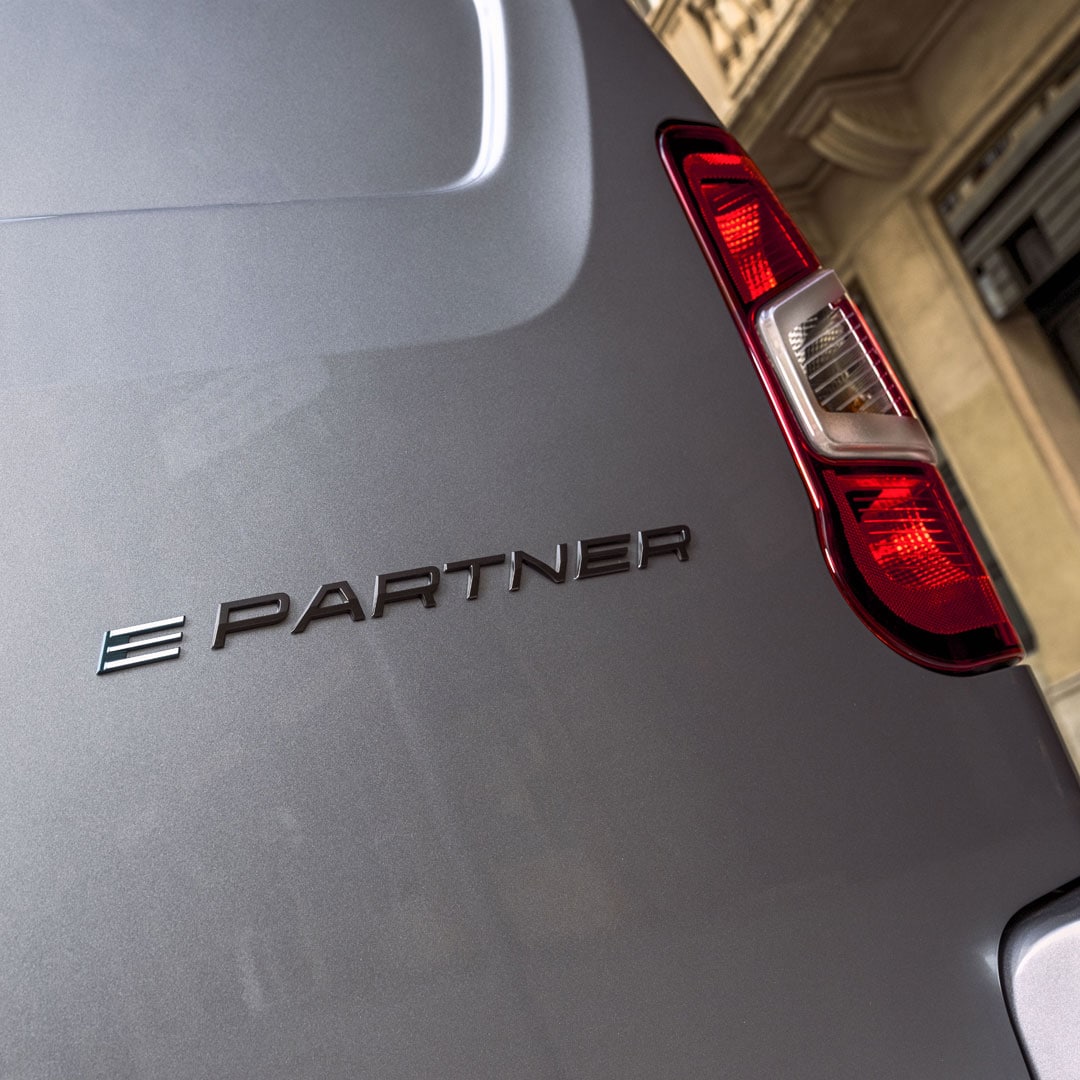 Heckansicht des PEUGEOT E-Partner