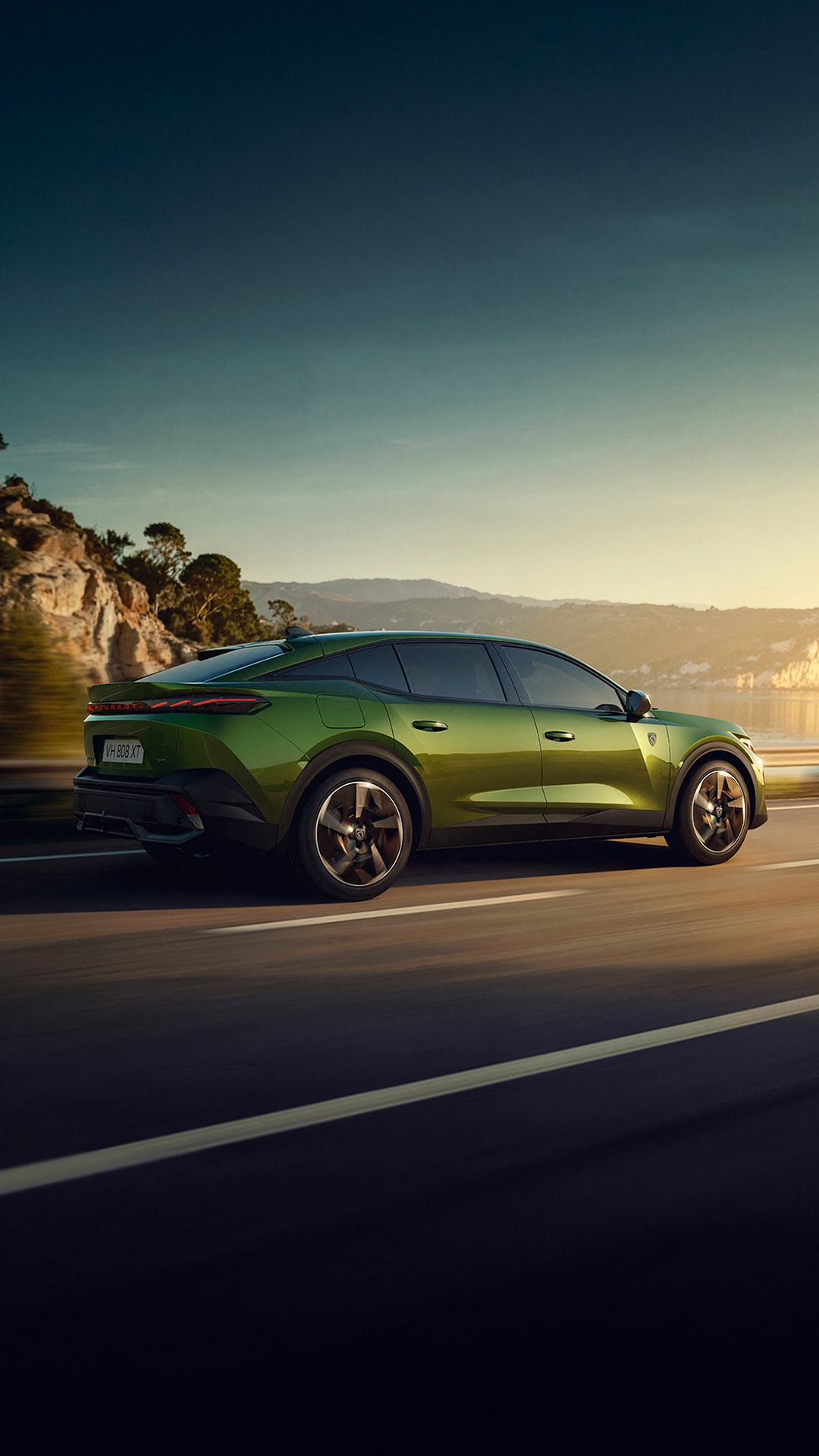 Neuer PEUGEOT E-408 Heckansicht