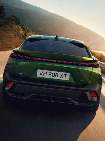 Neuer PEUGEOT E-408 Heckansicht