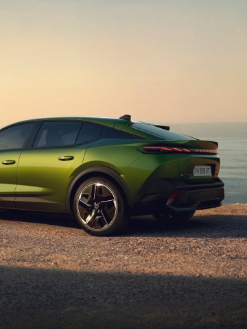 Neuer PEUGEOT E-408 Silhouette